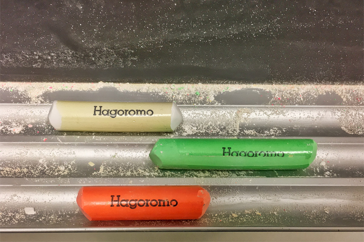 Testing Crayola vs Japanese chalk 🧑‍🏫 #hagoromo #finds  #fulltouchalk 